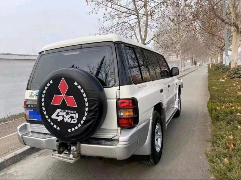 東營12年獵豹汽車黑金剛5