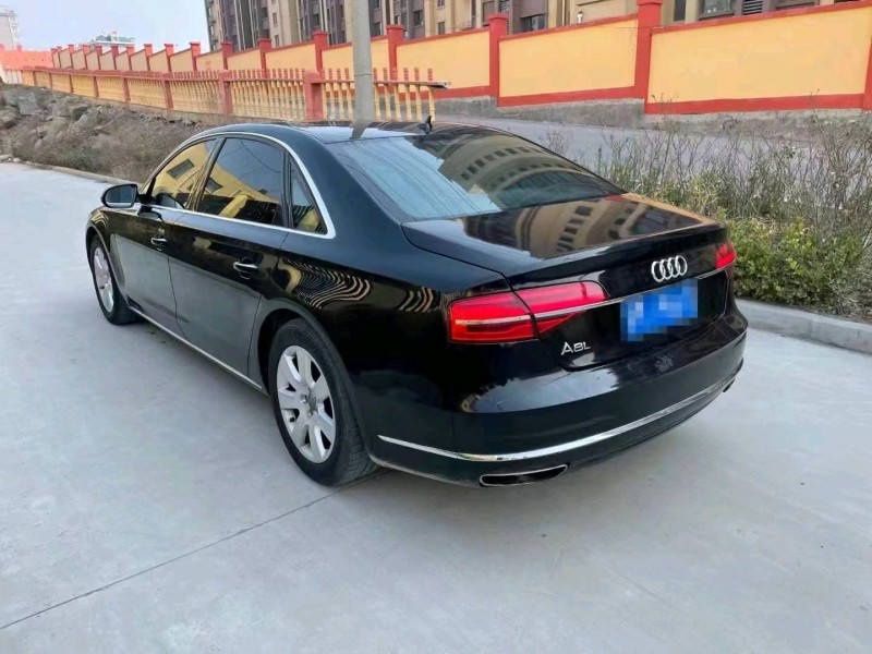 東營11年奧迪A8L5