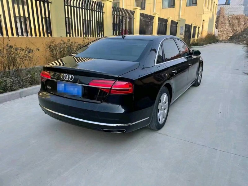 東營11年奧迪A8L6