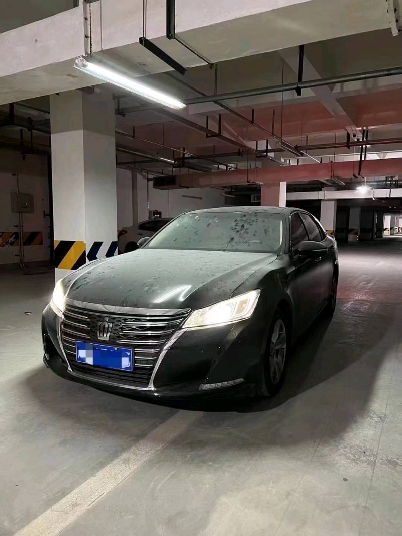 自貢15年豐田皇冠2