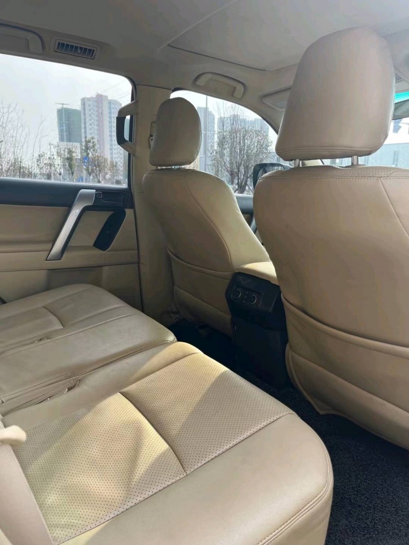 徐州16年丰田普拉多4