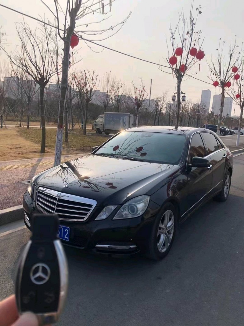 北京11年奔驰E2