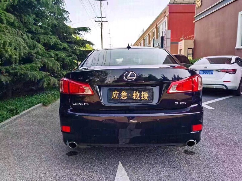 北京11年雷克萨斯IS6