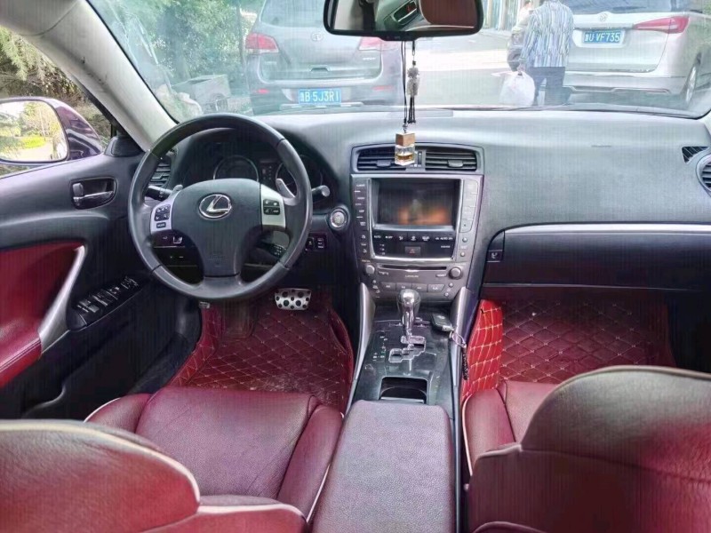 北京11年雷克萨斯IS9