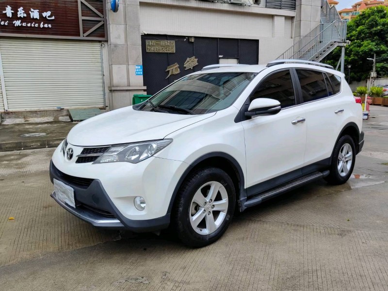 中山14年豐田RAV42