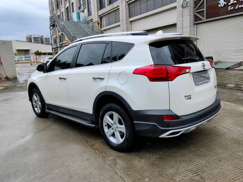 中山14年豐田RAV44