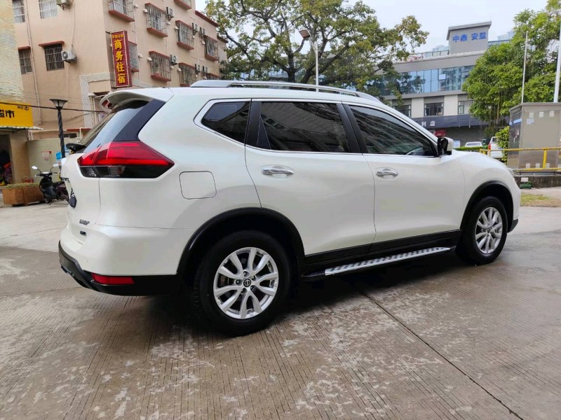 中山17年日產奇駿5