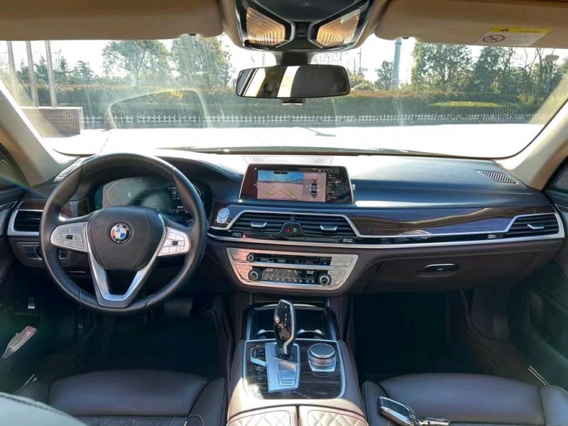 盐城19年宝马7系3