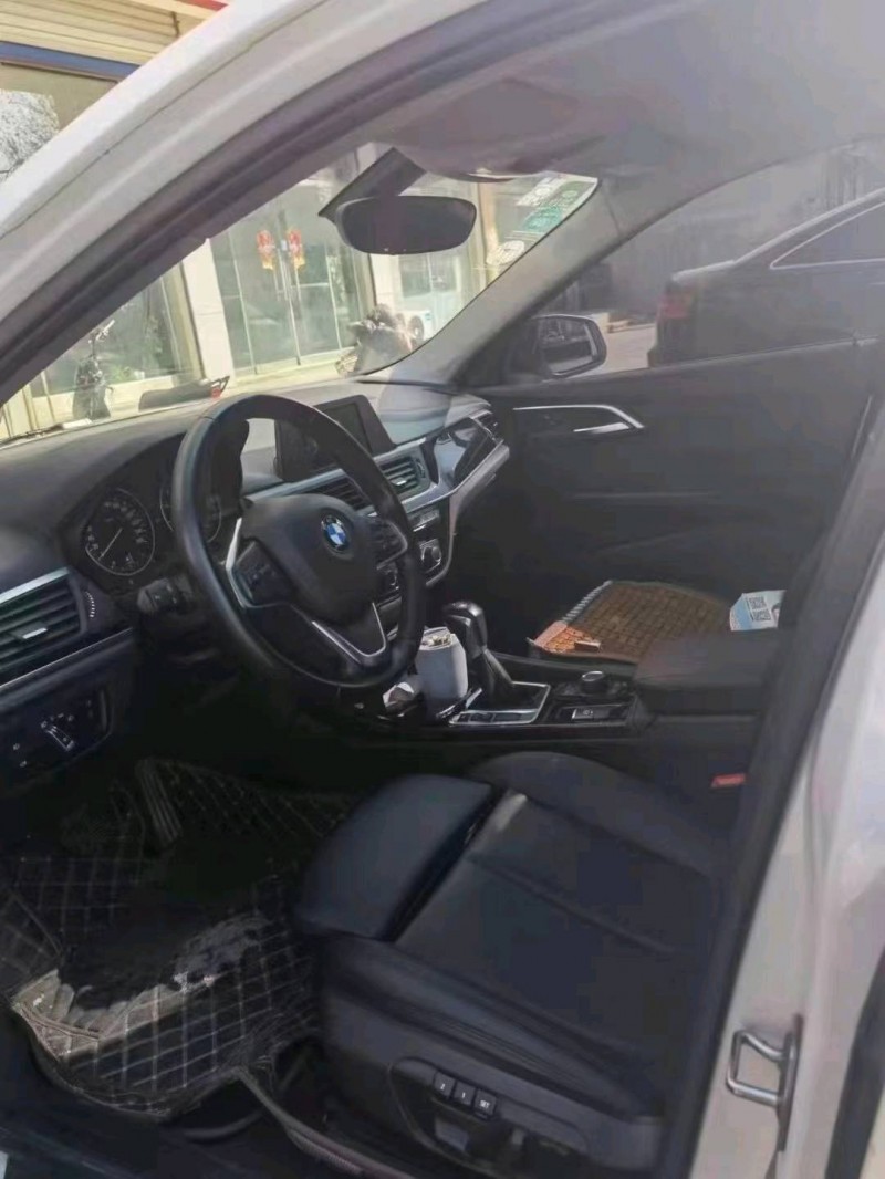 北京17年宝马1系3