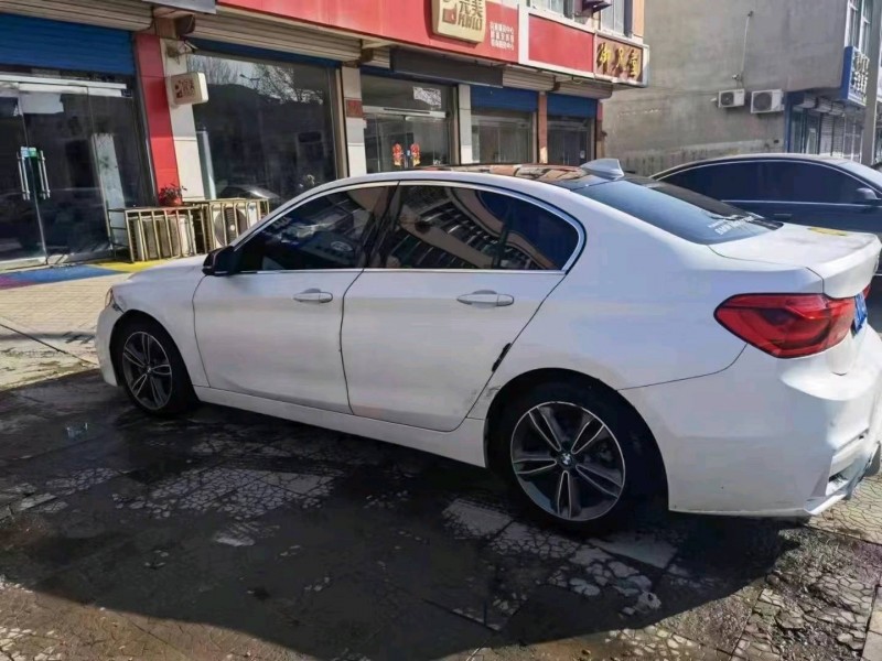 北京17年宝马1系5