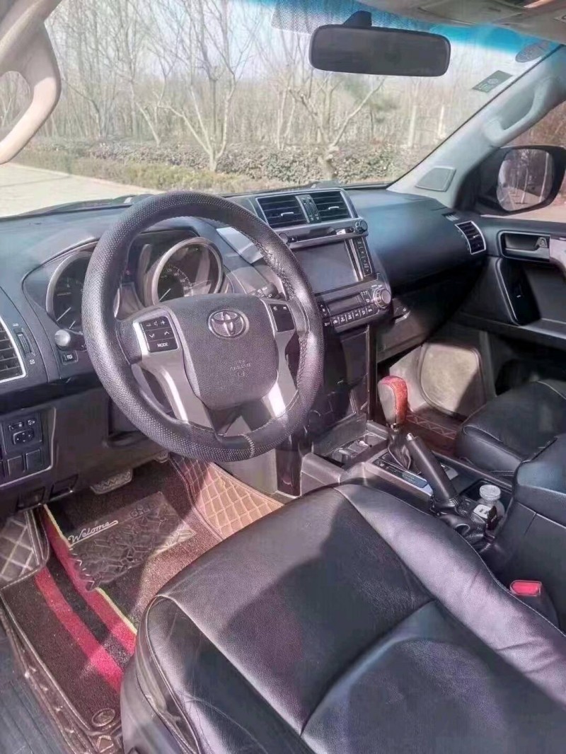 徐州17年丰田普拉多8