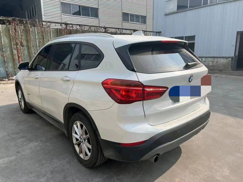 北京17年宝马X16