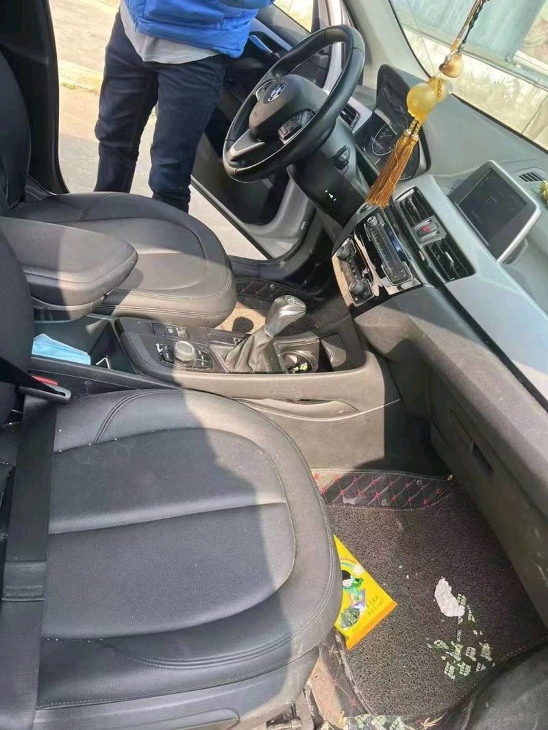 北京17年宝马X11