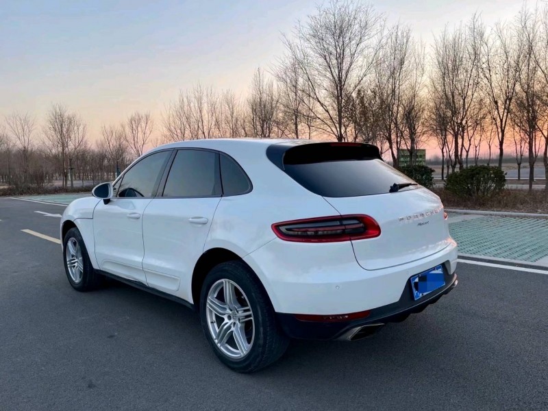 濱州16年保時捷Macan7