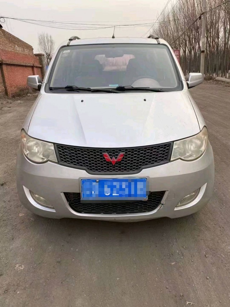 呂梁13年五菱汽車宏光1