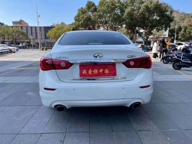 紹興15年英菲尼迪Q50L5