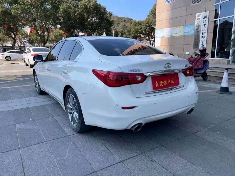 紹興15年英菲尼迪Q50L6
