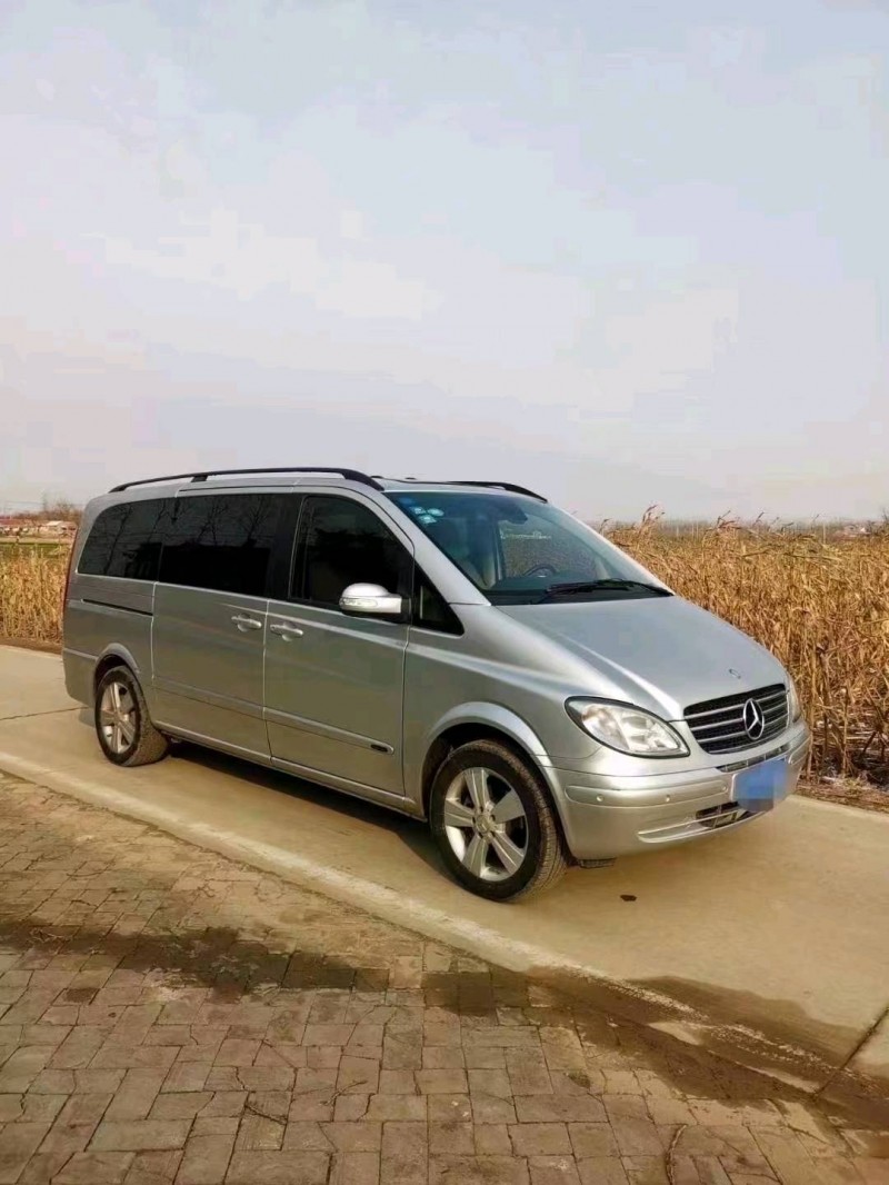 北京11年奔驰唯雅诺2