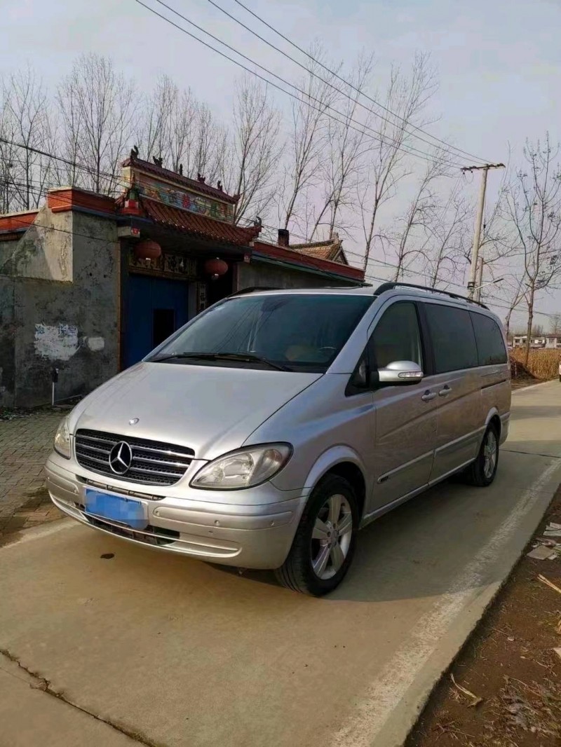 北京11年奔驰唯雅诺3