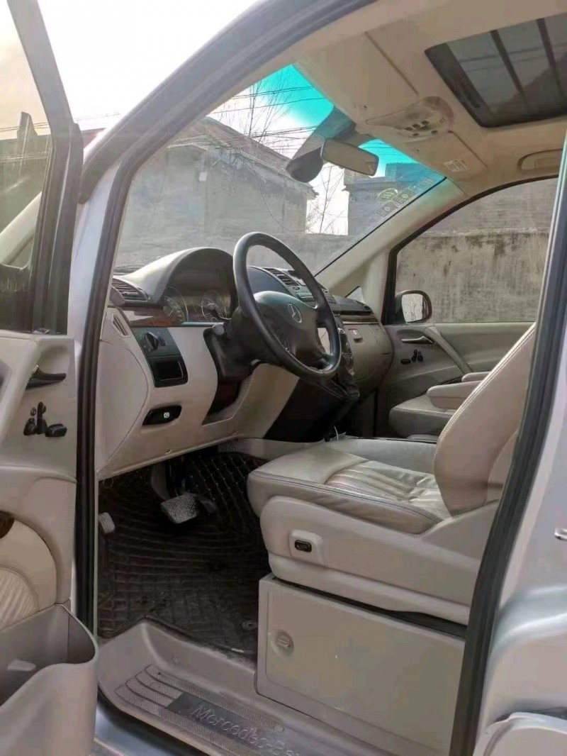 北京11年奔驰唯雅诺7