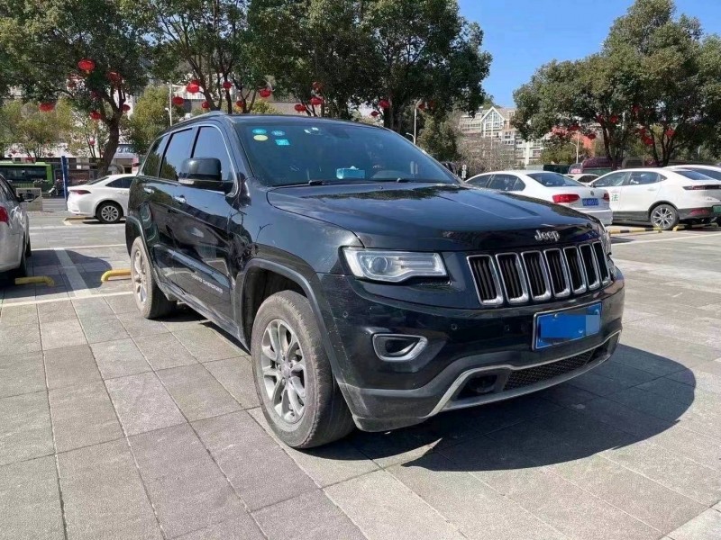紹興17年Jeep大切諾基2