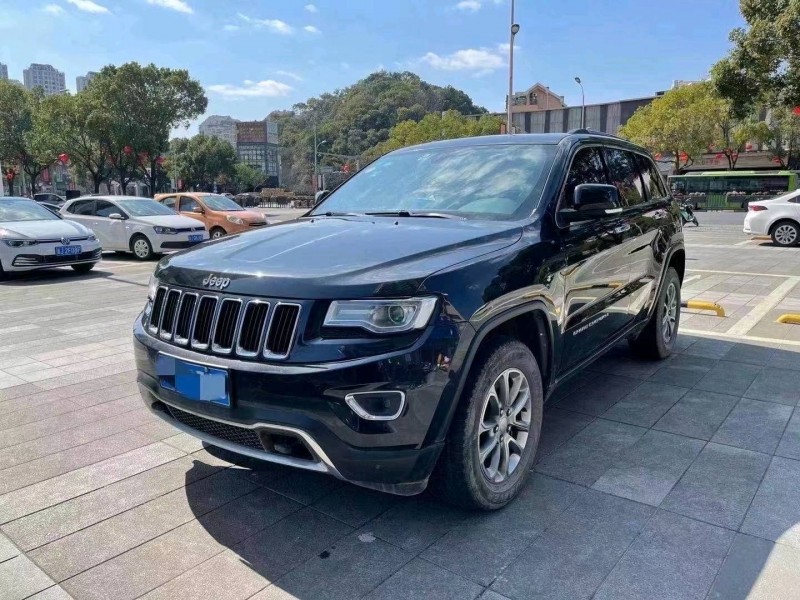 紹興17年Jeep大切諾基3