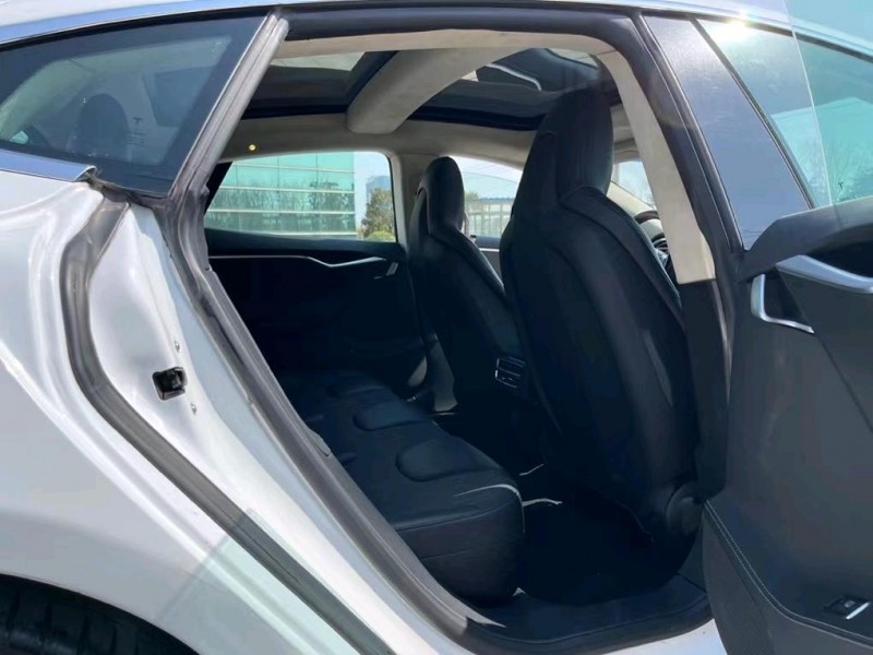 鹽城16年特斯拉MODEL S5