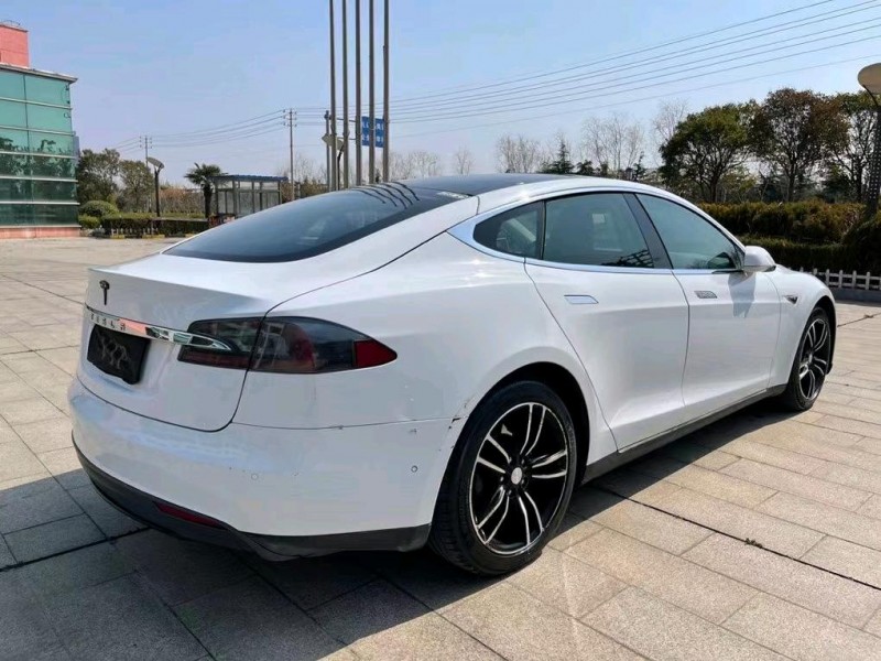 鹽城16年特斯拉MODEL S8