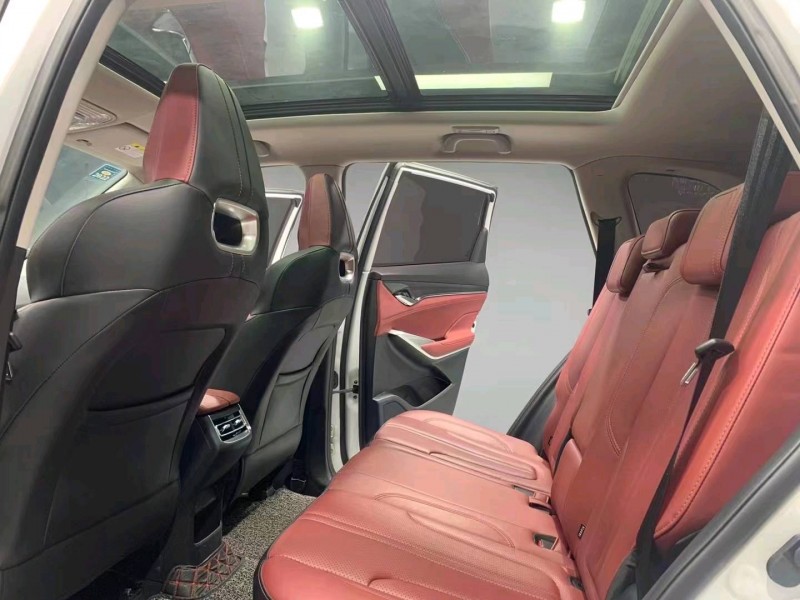 成都20年長安汽車CS756