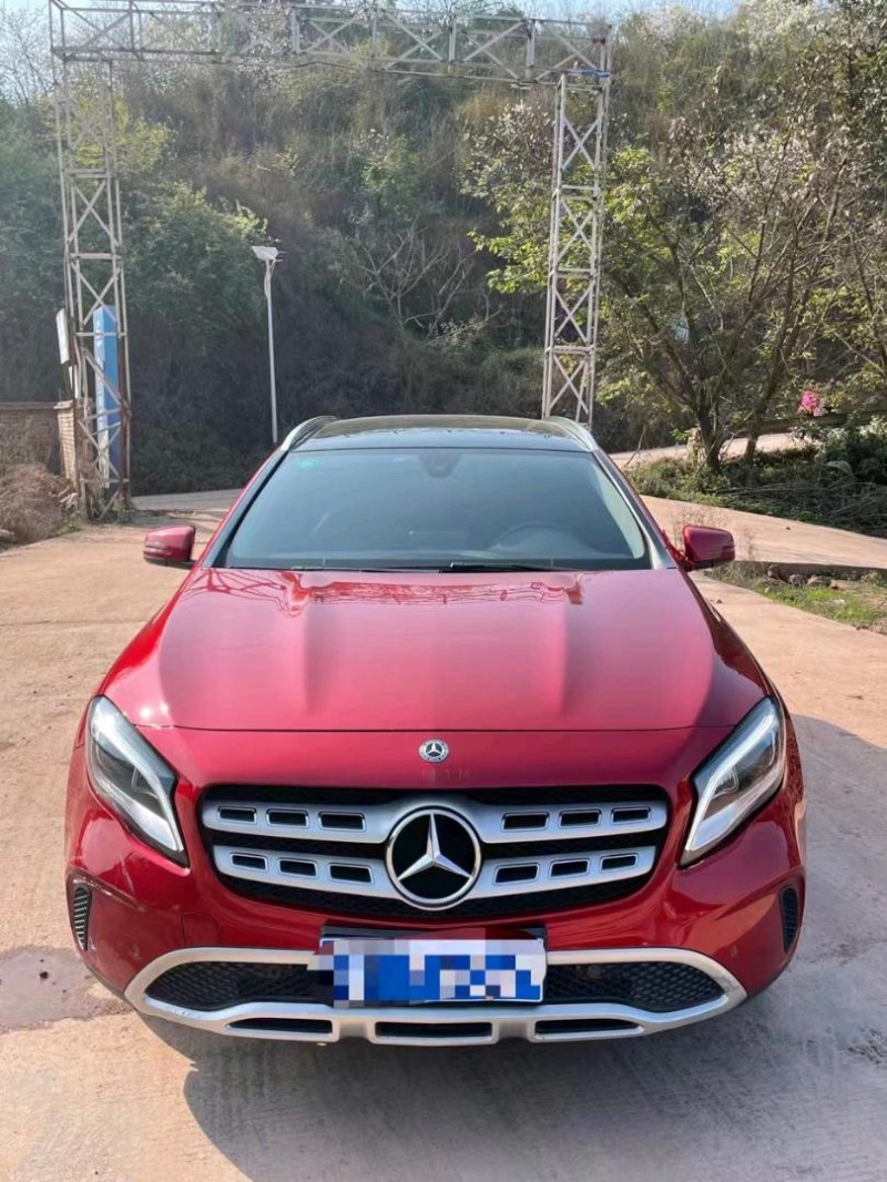 东营17年奔驰GLA7