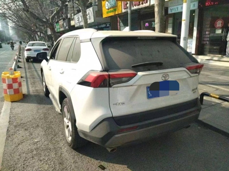 鄂州20年豐田RAV4榮放4