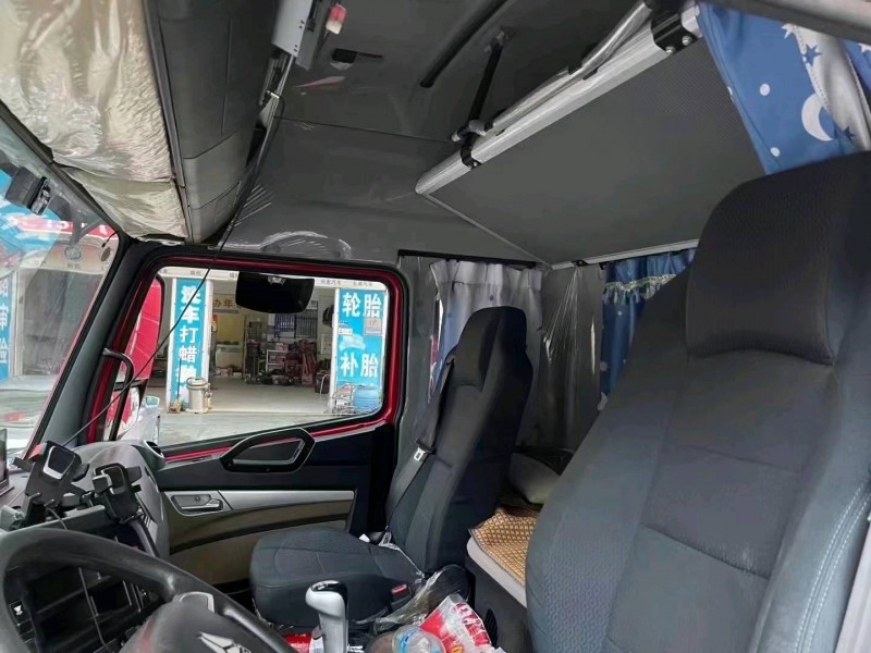 百色21年卡車系列重汽豪沃4