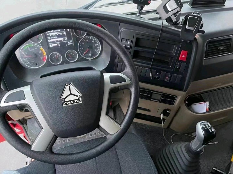 百色21年卡車系列重汽豪沃6