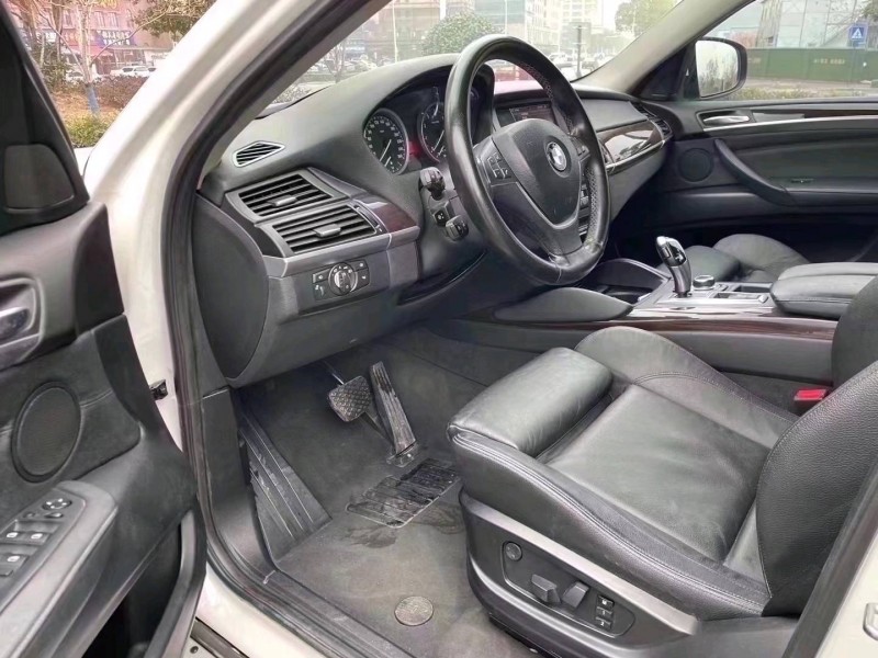 北京12年宝马X66