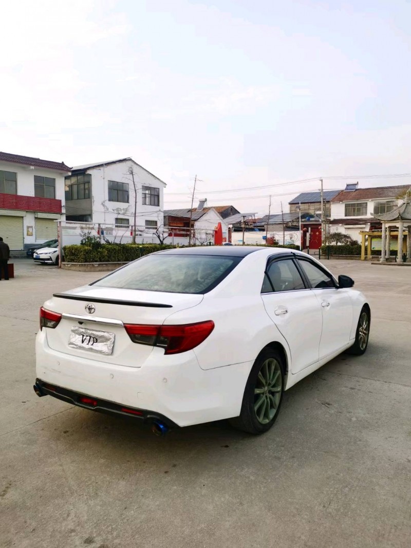 徐州14年丰田锐志6