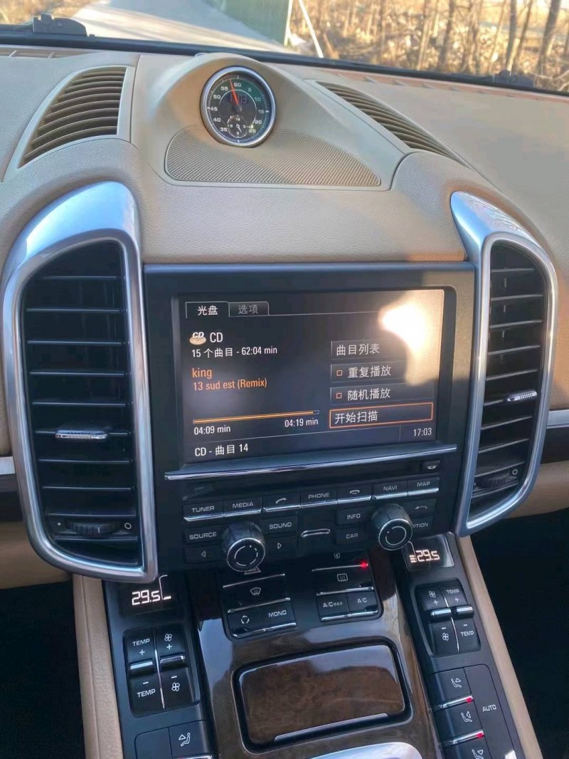 北京12年保時捷卡宴5