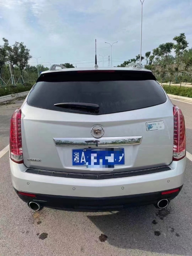 阜陽12年凱迪拉克SRX5