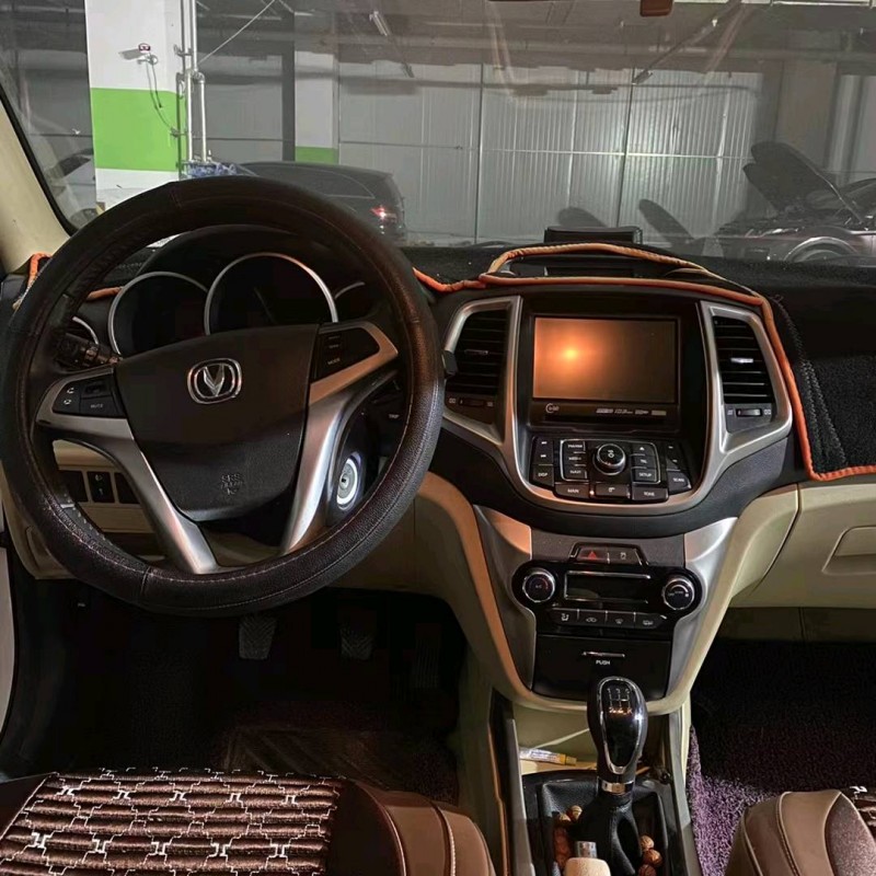 北京15年長安汽車逸動9