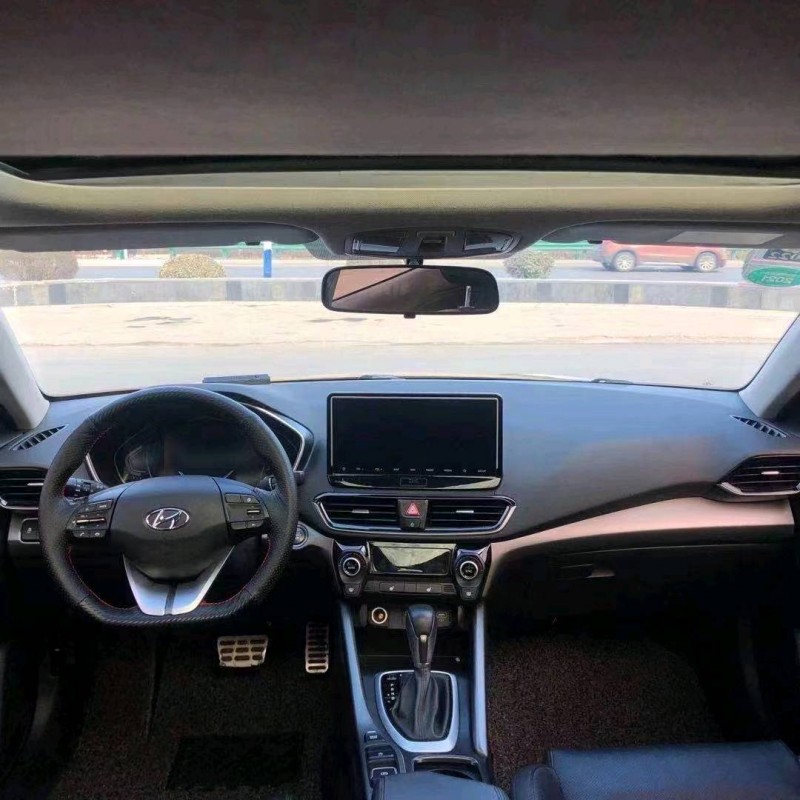 北京18年现代菲斯塔1