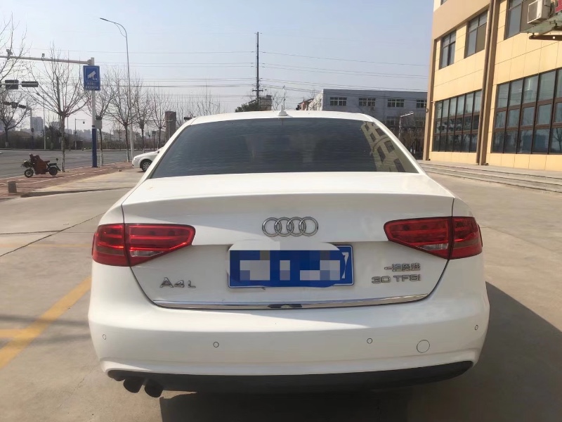 青島14年奧迪A4L5