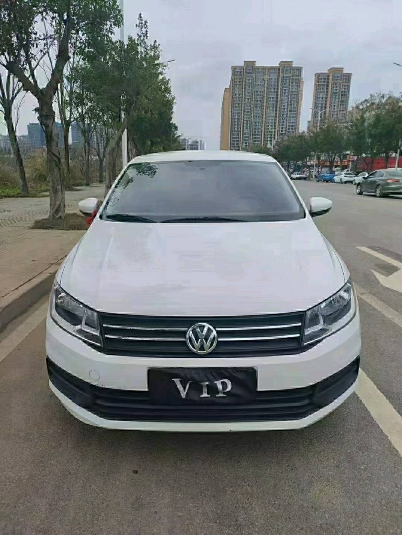 黔南21年大眾桑塔納1