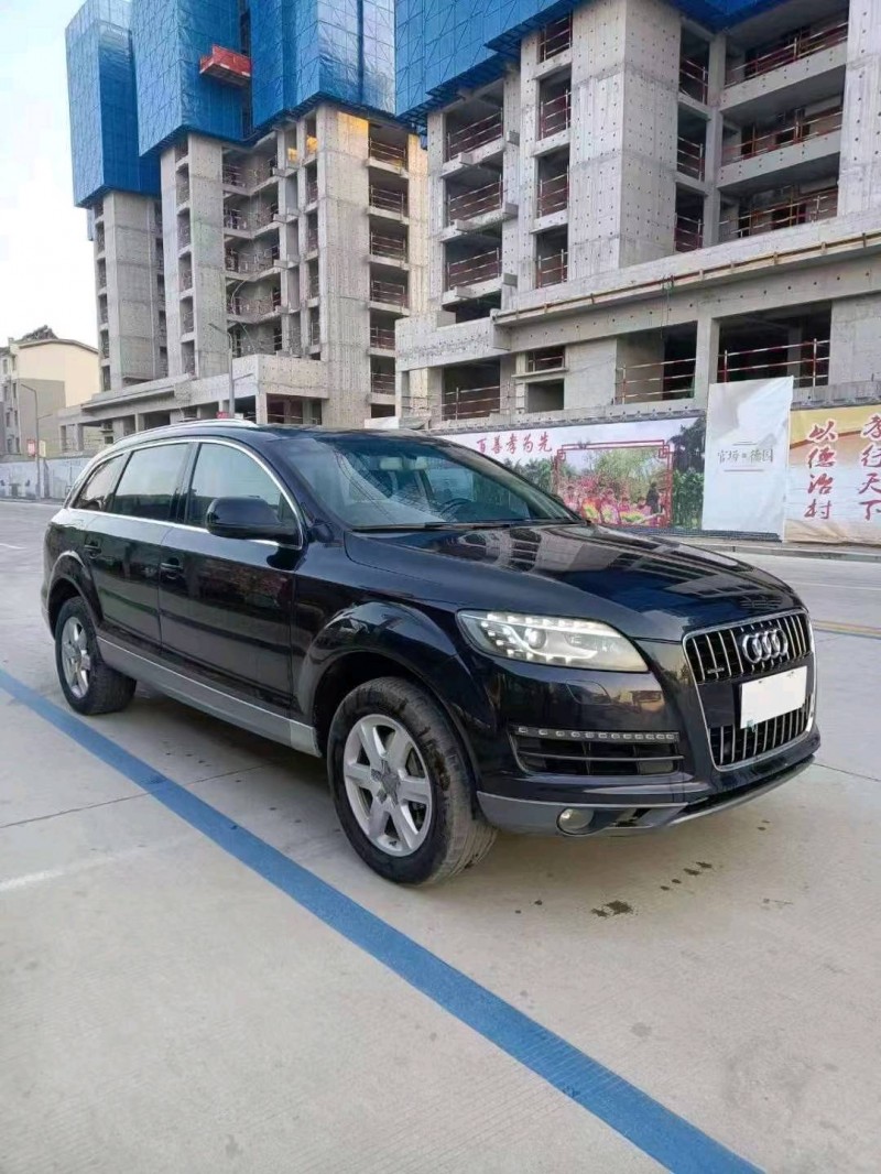 東營13年奧迪Q73