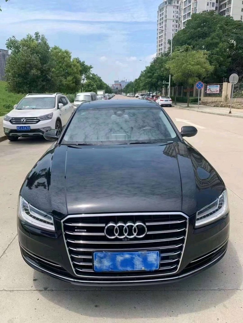鄂州19年奧迪A8L1