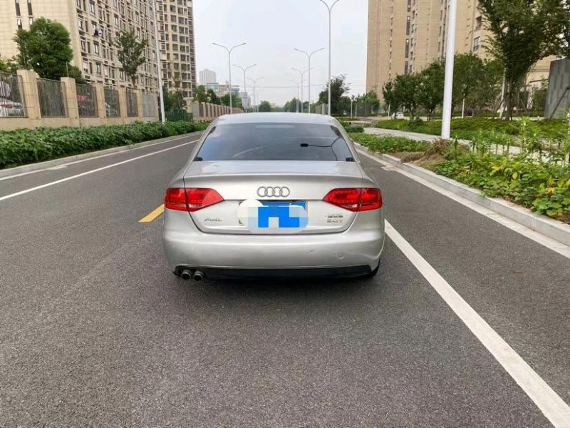 蘇州11年奧迪A4L7