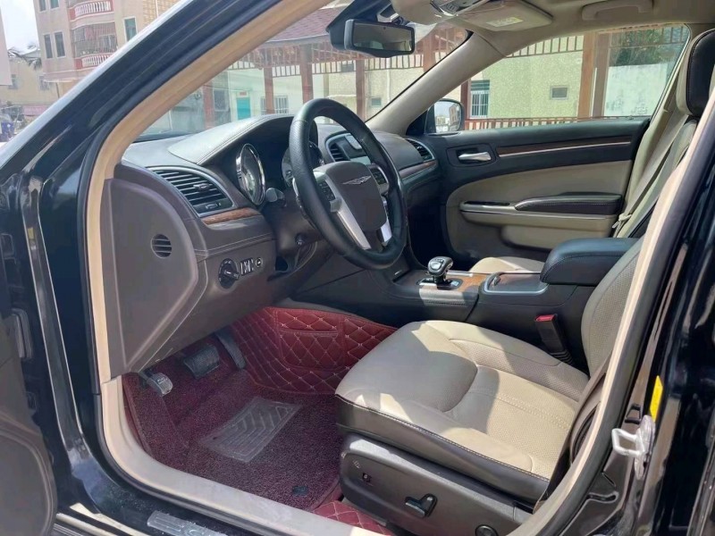 廣州14年克萊斯勒300C5