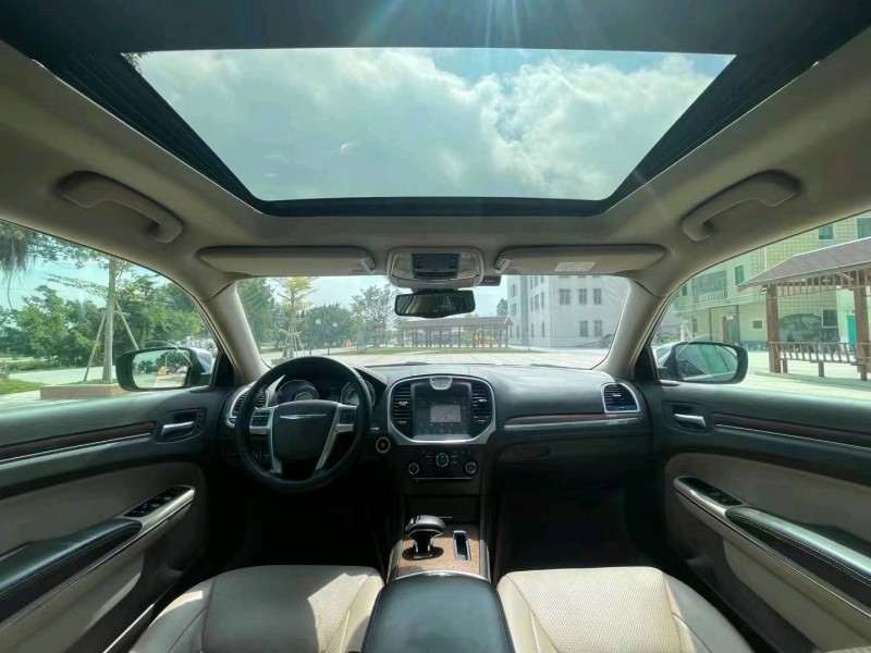 廣州14年克萊斯勒300C7