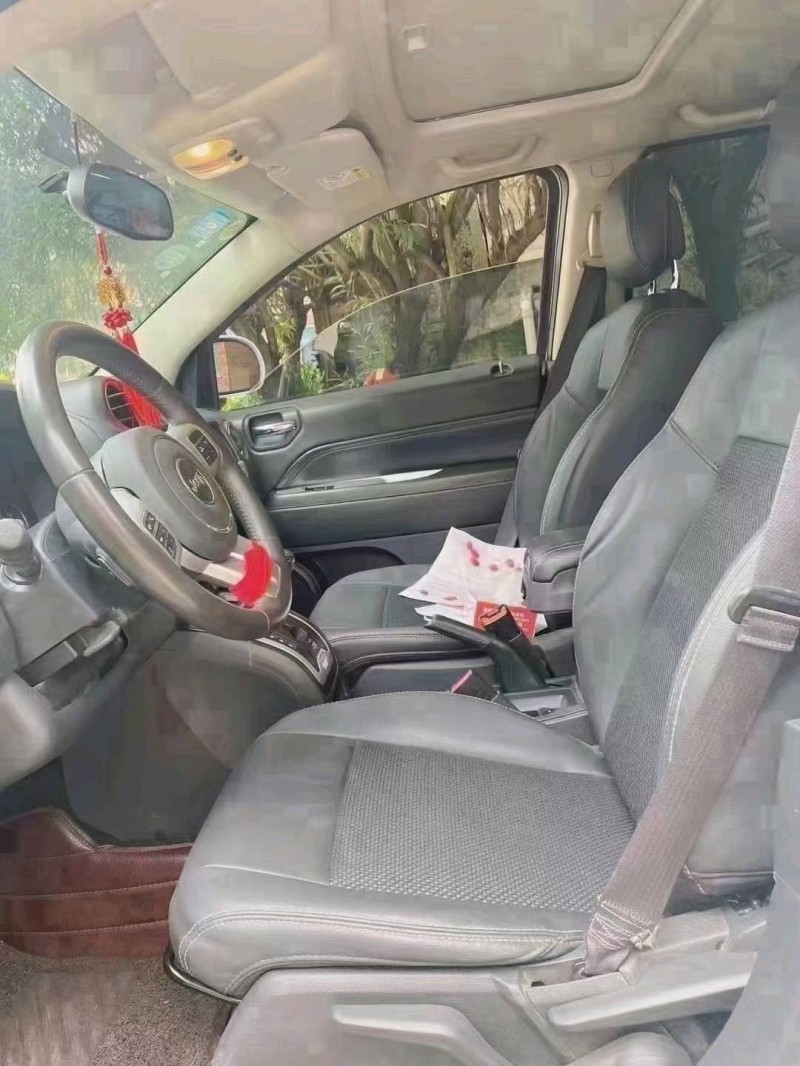 安順15年Jeep指南者3