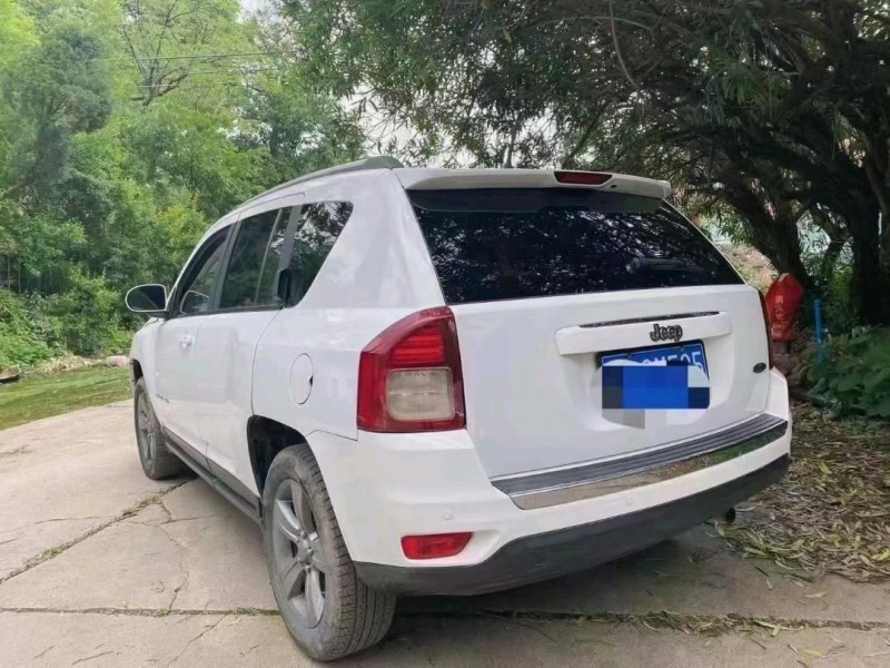 安順15年Jeep指南者5