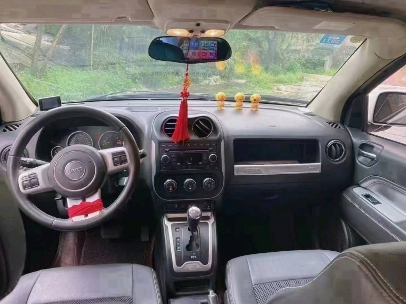 安順15年Jeep指南者7