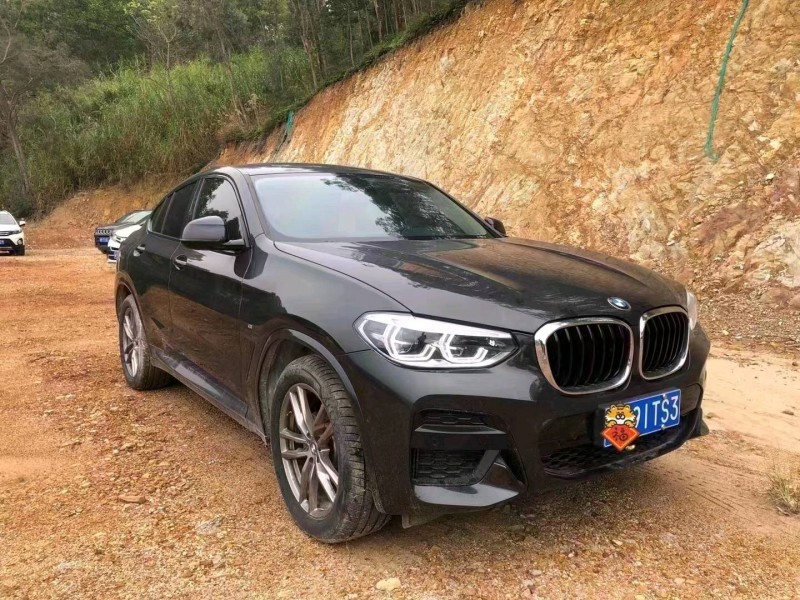 广州21年宝马X43